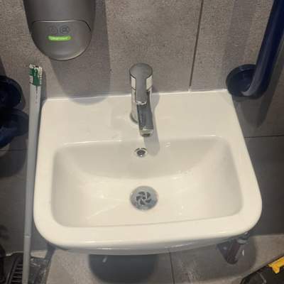 Bathroom sink and tap, finished installation